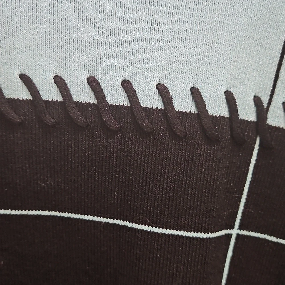 Carducci artsy whipstitch